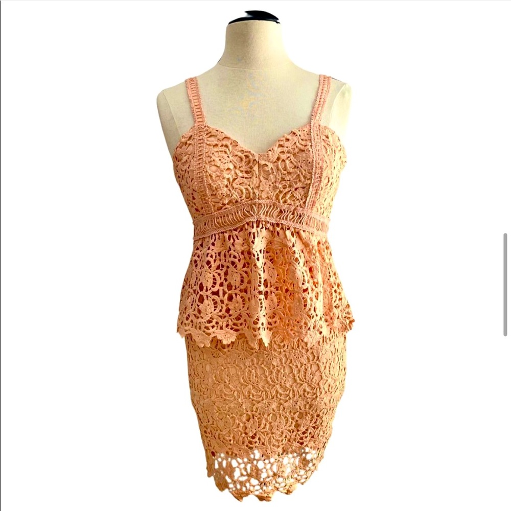 Ladies beautiful lace peplum style peach dress
